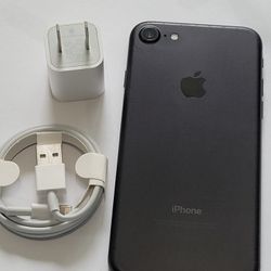 iPhone 7 Unlocked Works any Company SIM Card any Country internationally