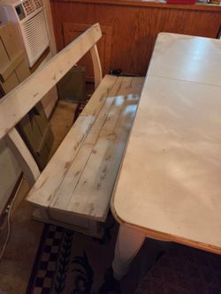 White farmhouse table & chairs