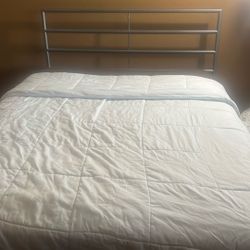 Queen Bed 
