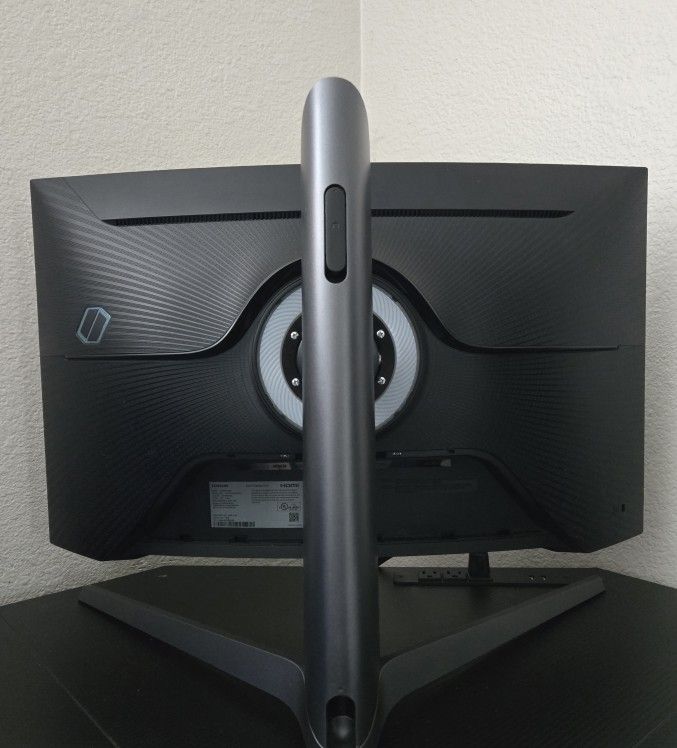 Samsung Odyssey G7 QLED Monitor