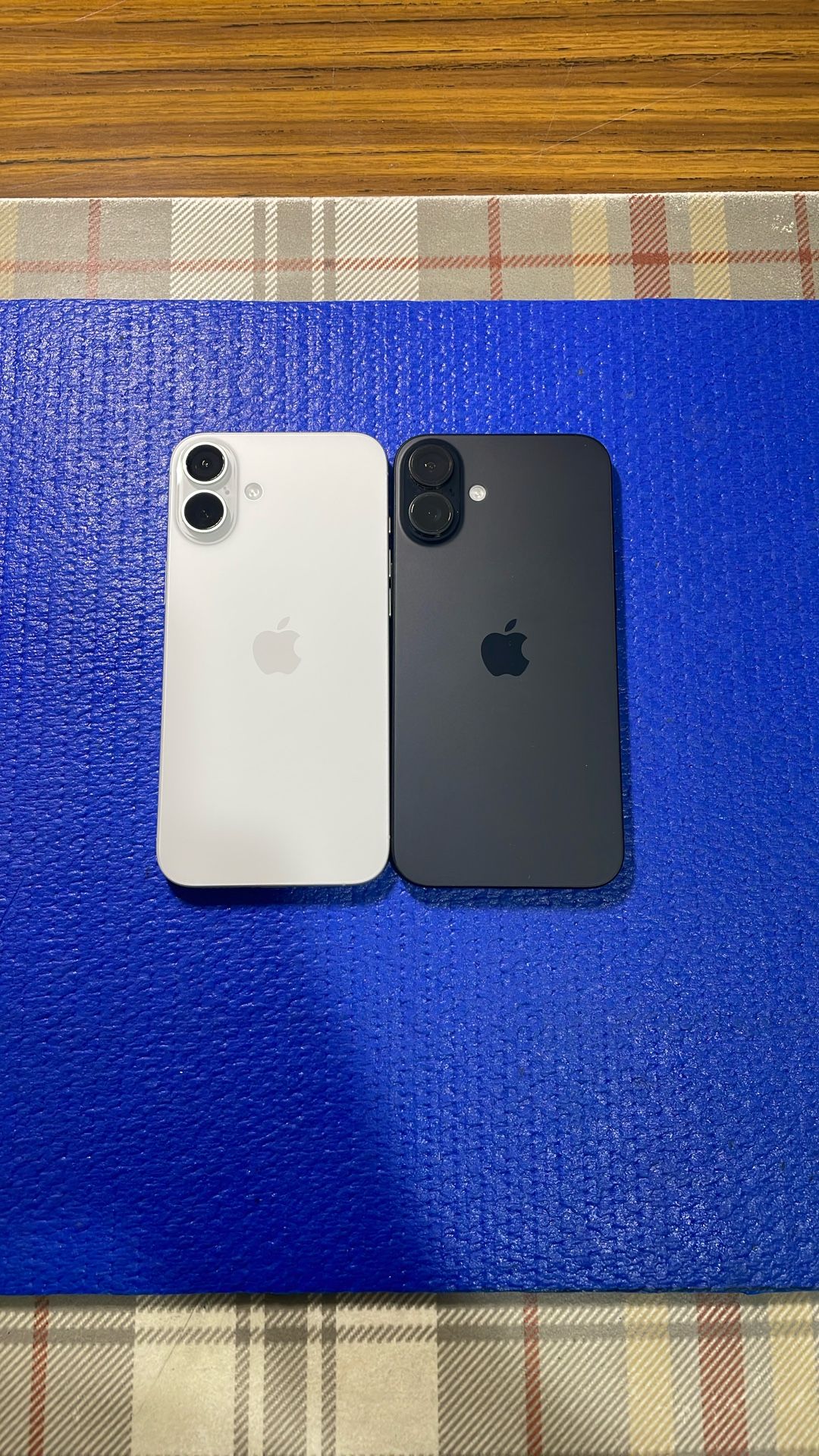 Iphone 16+ Plus 128gb Unlocked Black/white