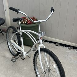 VINTAGE WHITE  SCHWINN CRUISER COASTER BRAKE SINGLE SPEED BIKE 1980 s 