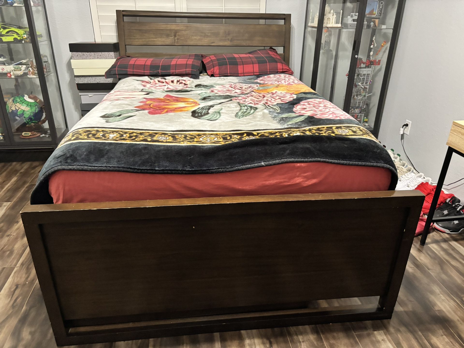 Full Bed With Storage