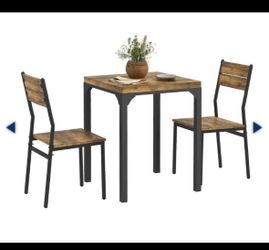 Kitchen / Patio Table with two chairs