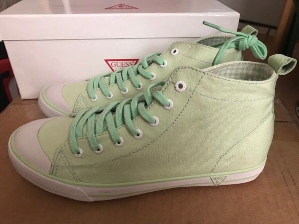 New GUESS Women’s Keds, Size 9