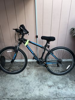TREK 820 Mountain Bike 