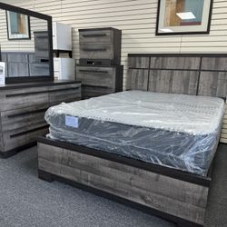 Queen Size Bedroom Set. 🚚WE DELIVER🚚