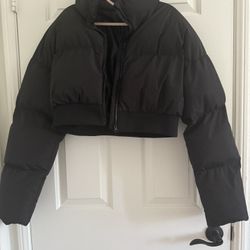 CROPPED BLACK JACKET SIZE LARGE