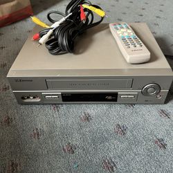 Emerson stereo VCR EV818 4-Head with original REMOTE Tested & Working VHS tape player