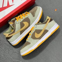 Dunk Low Dusty Olive 