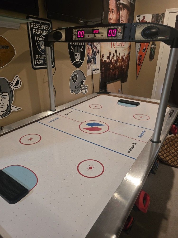 Air Hockey Table