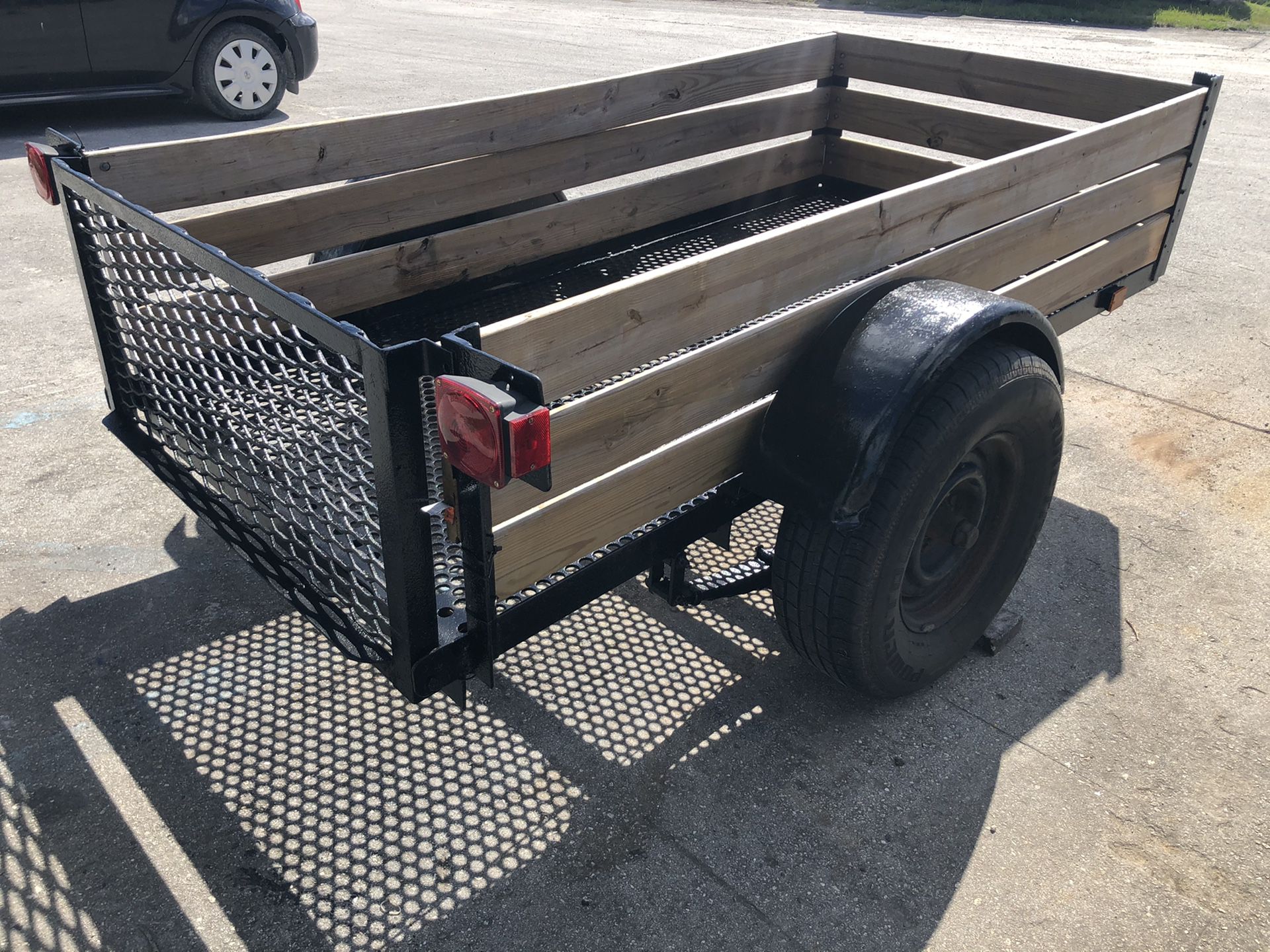 Utility trailer 4’X8’ heavy duty full size tire