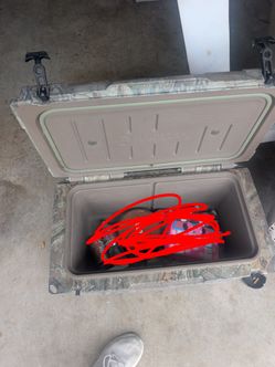 Magellan Ice Box 50 (Real Tree camo edition) Cooler