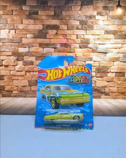 Hot Wheels Color Shifters Layin' Lowrider 1:64 Diecast Color Change