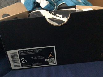JORDAN 3 RETROS (2Y)