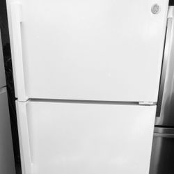 GE Refrigerator 