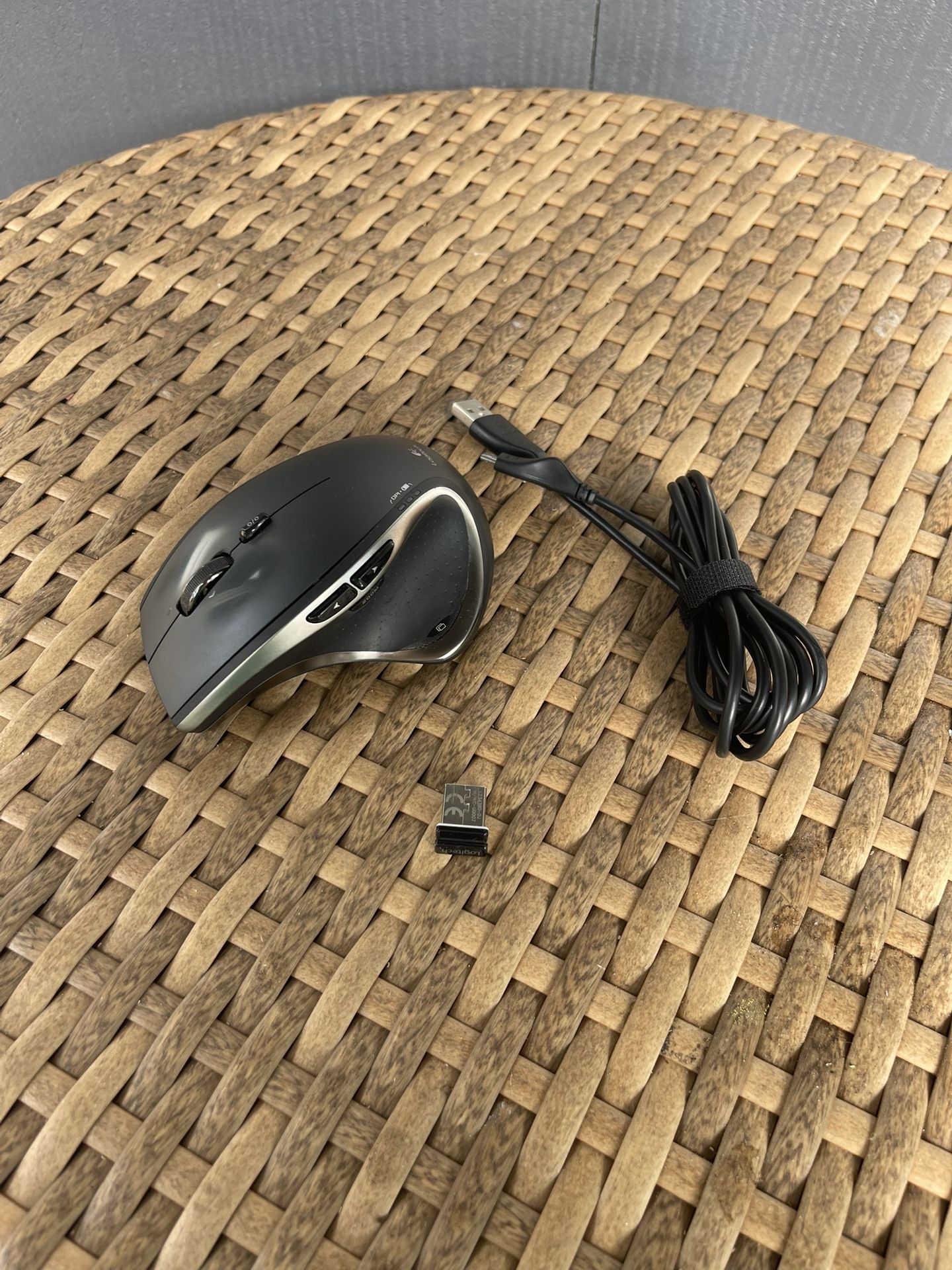 Logitech Bluetooth mouse with wire settings