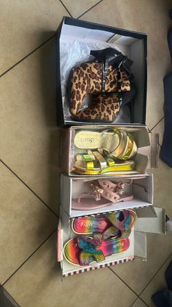 Women’s shoes