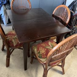 DINING ROOM TABLE W/CHAIRS