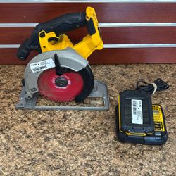Tools Saw Dewalt Dcs393