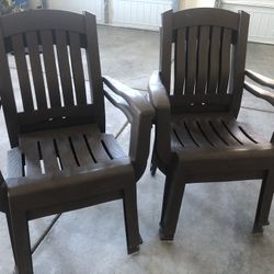 4 Patio Chairs 