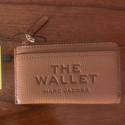 MARC JACOBS THE LEATHER TOP ZIP MULTI WALLET