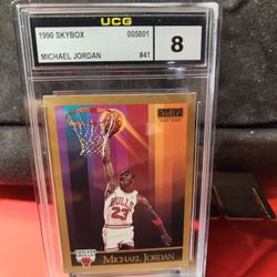 1990 SKYBOX #41 MICHAEL JORDAN UCG MINT 8