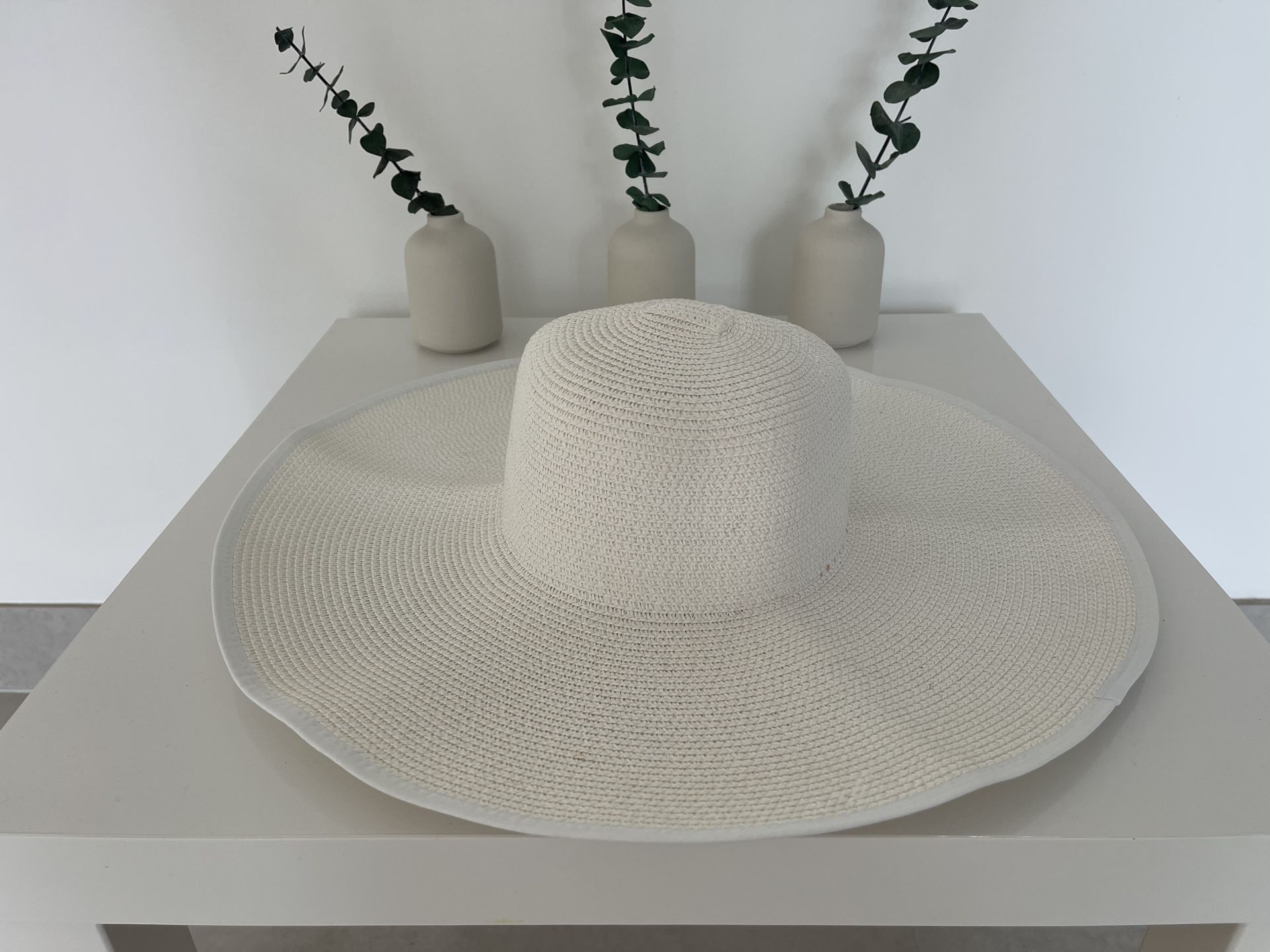 White Elegant Summer Hat.