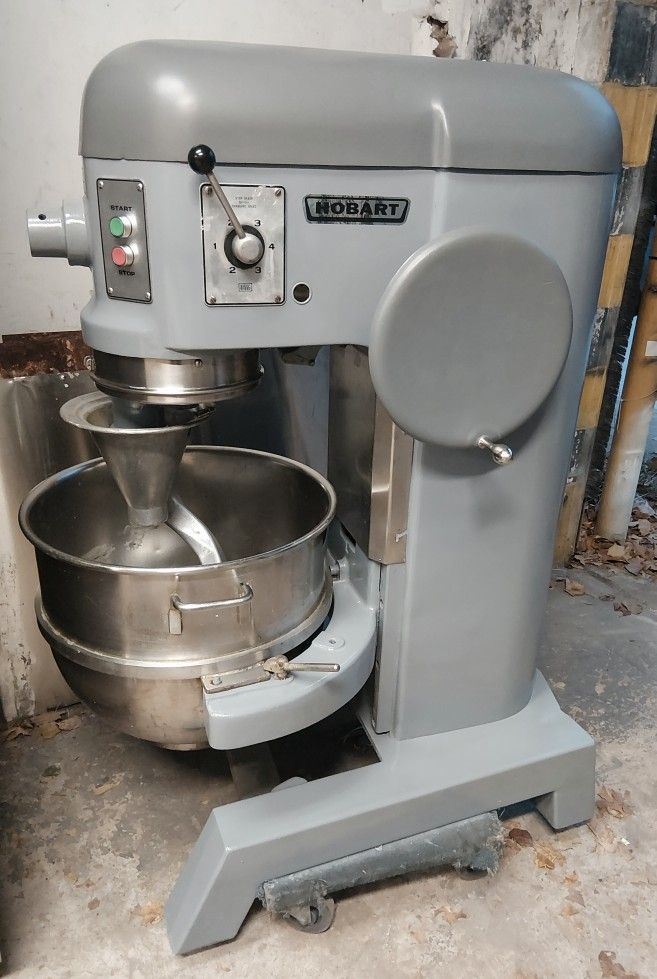 Hobart 80 QT Heavy Duty Dough Mixer Machine. 2 HP. Pizza Machine.  Bakery Mixer 