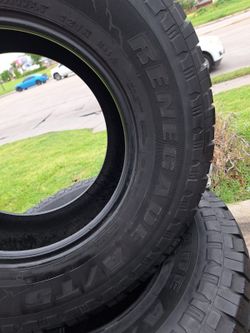 Set de Llantas Usadas En Buenas Condiciones 35x12/50R17 LT 