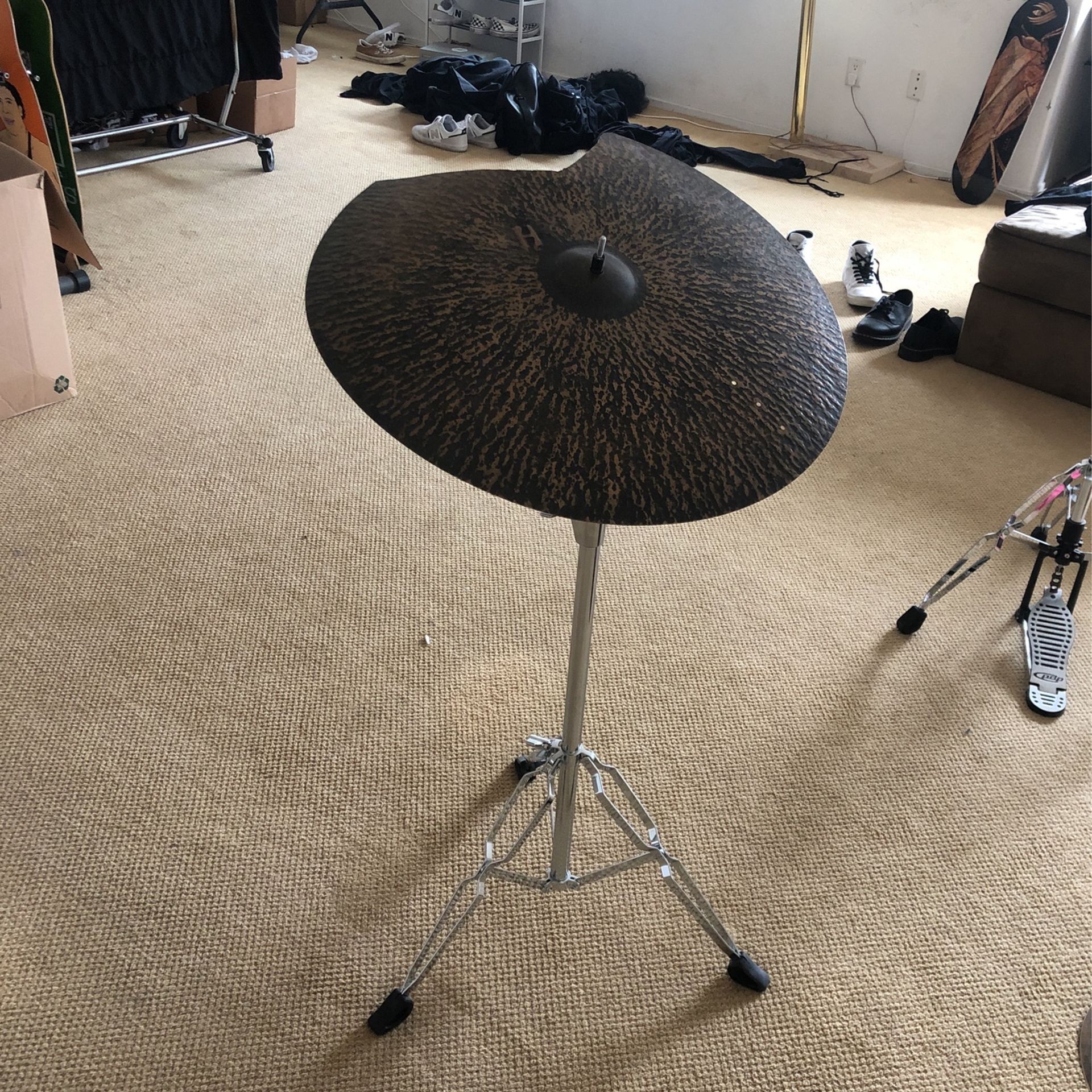 22” Hammerax Floppy Ride crash W/ Stand (cracked But Cut It Out)