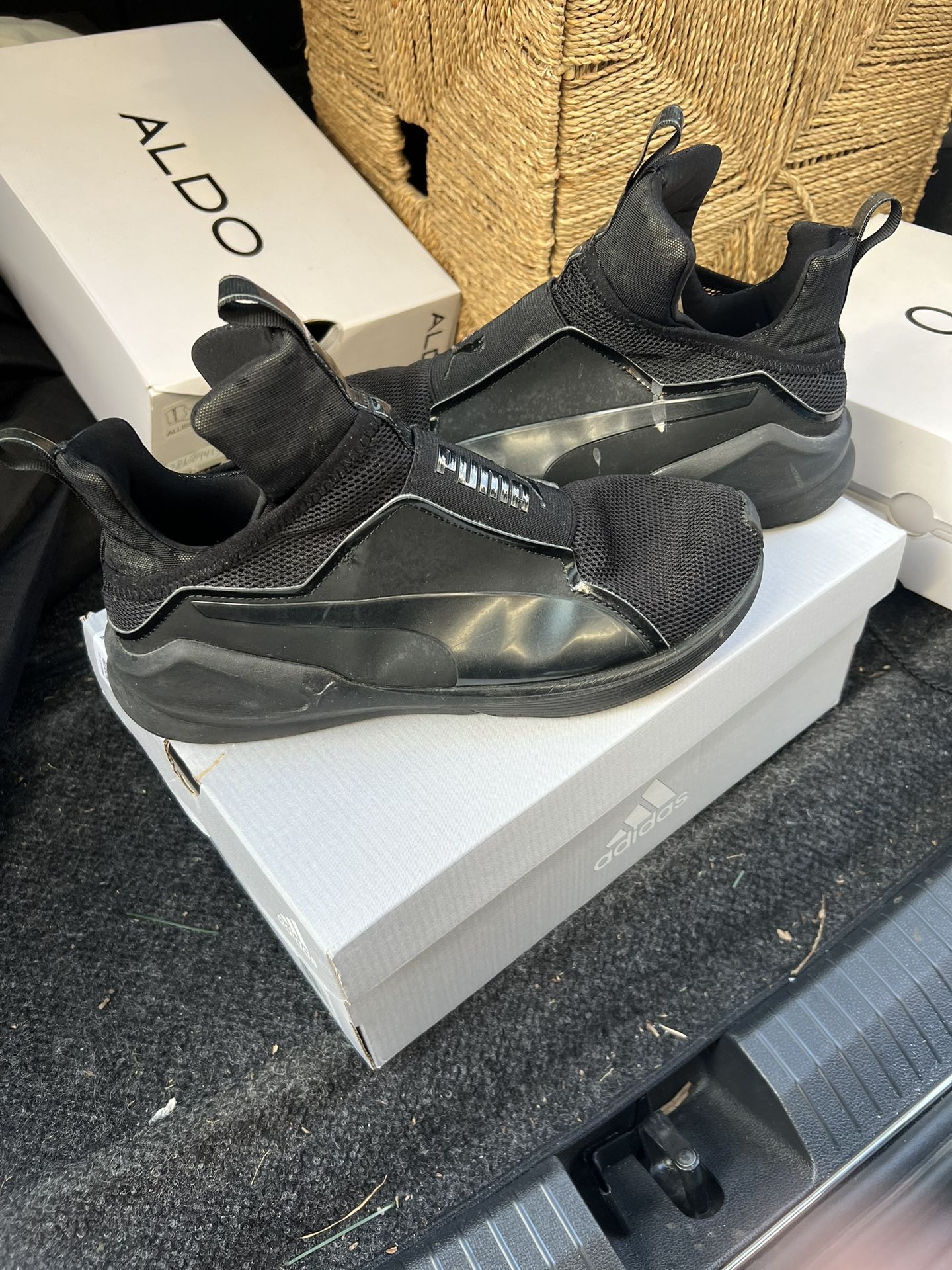 Womens Puma Sneakers 8.5