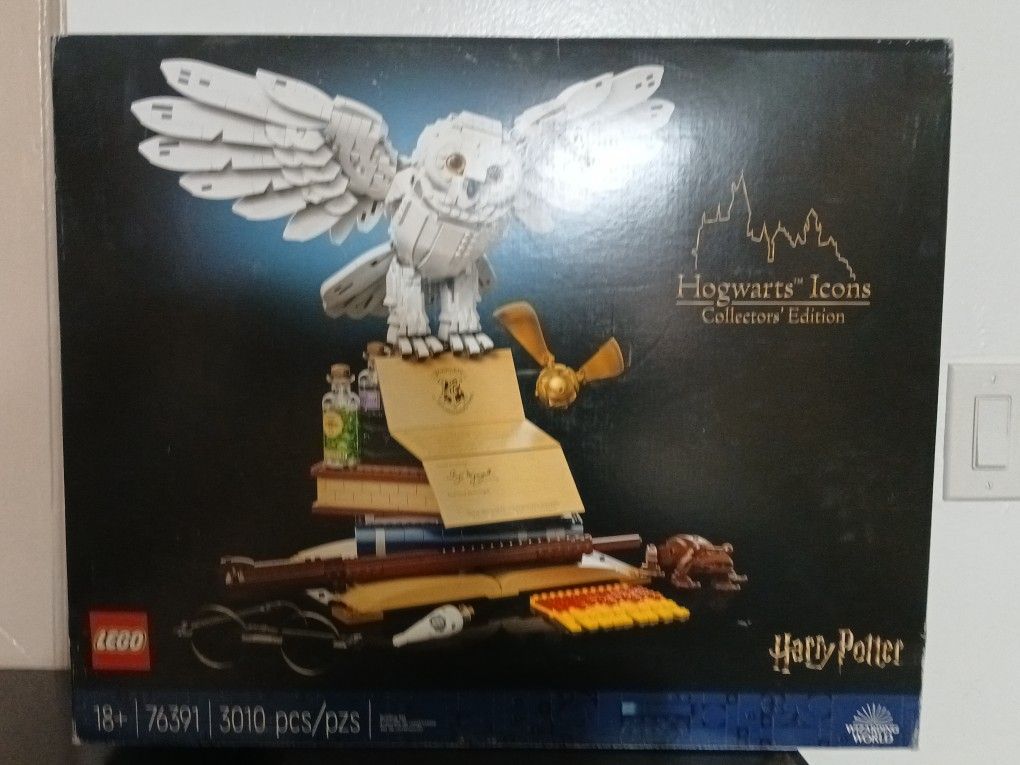 Lego Harry Potter Hogwarts Icons Collectors Edition. Sealed 
