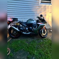 GSXR 750 Sport Bike, 3,300 Miles - Like New - 2021 - Providence, RI