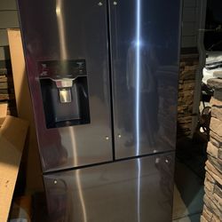 Refrigerator 