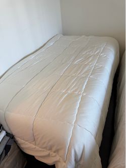 Twin bed - Includes 2 mattresses and box frame