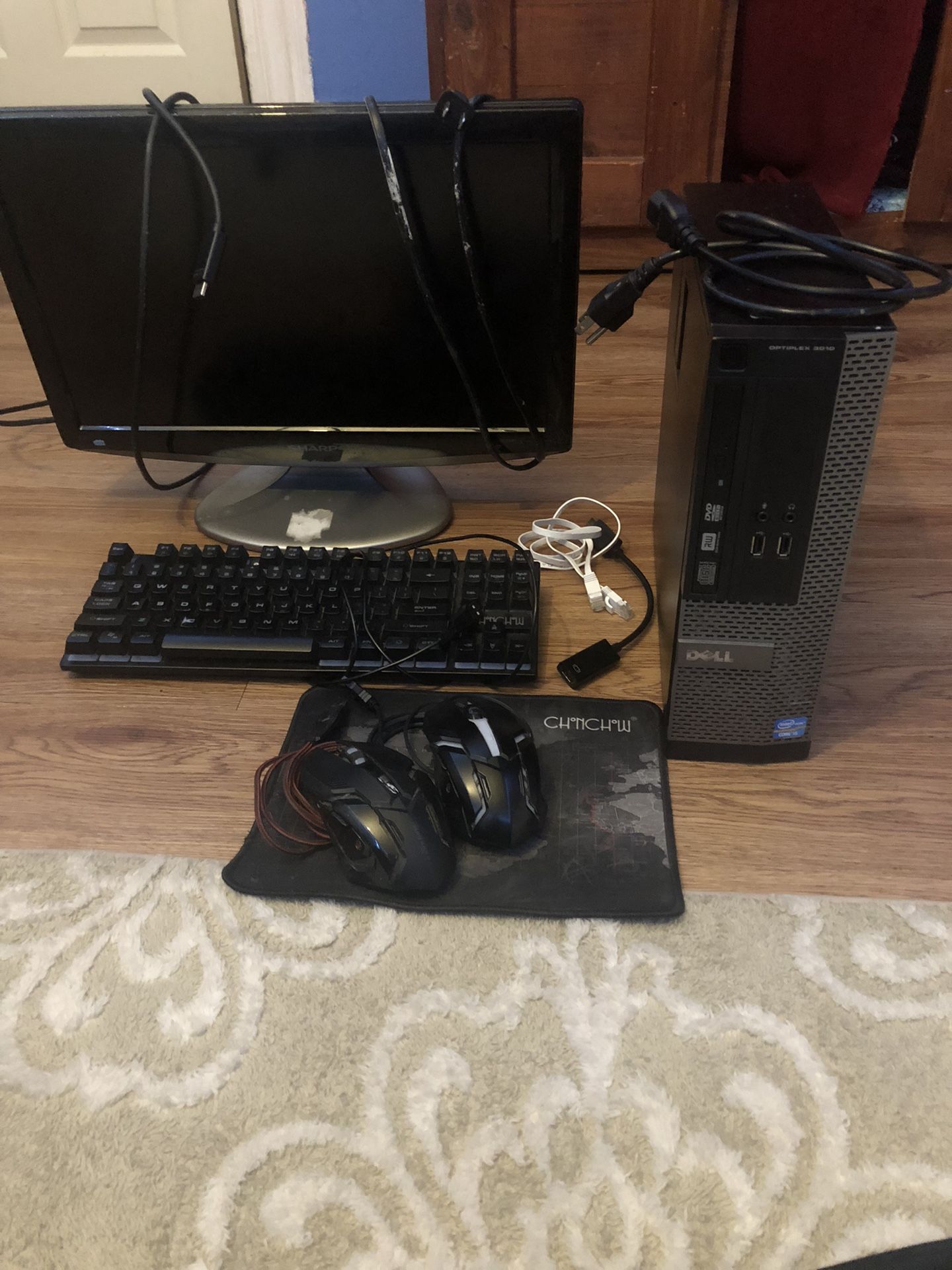 PC With 60hz Tv & Keyboard And Mouse 