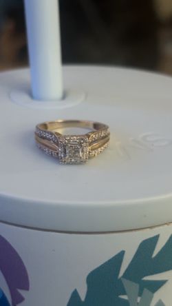 10k Gold Ring diamond accents