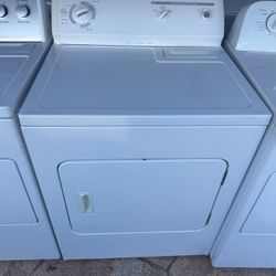Kenmore electric dryer 6.5 CUFT Large capacity