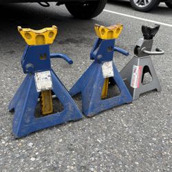 $20 - 3 Jack Stands 