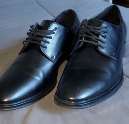Men's dress shoes
