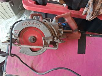 The highlighted tool is a Skilsaw MAG 77 (Model HD77M), a highly regarded 7-1/4-inch magnesium worm
