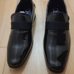 Brand New Calvin Klein Dress Shoes and Slightly Used Reebok /Fila sneakers for Sale