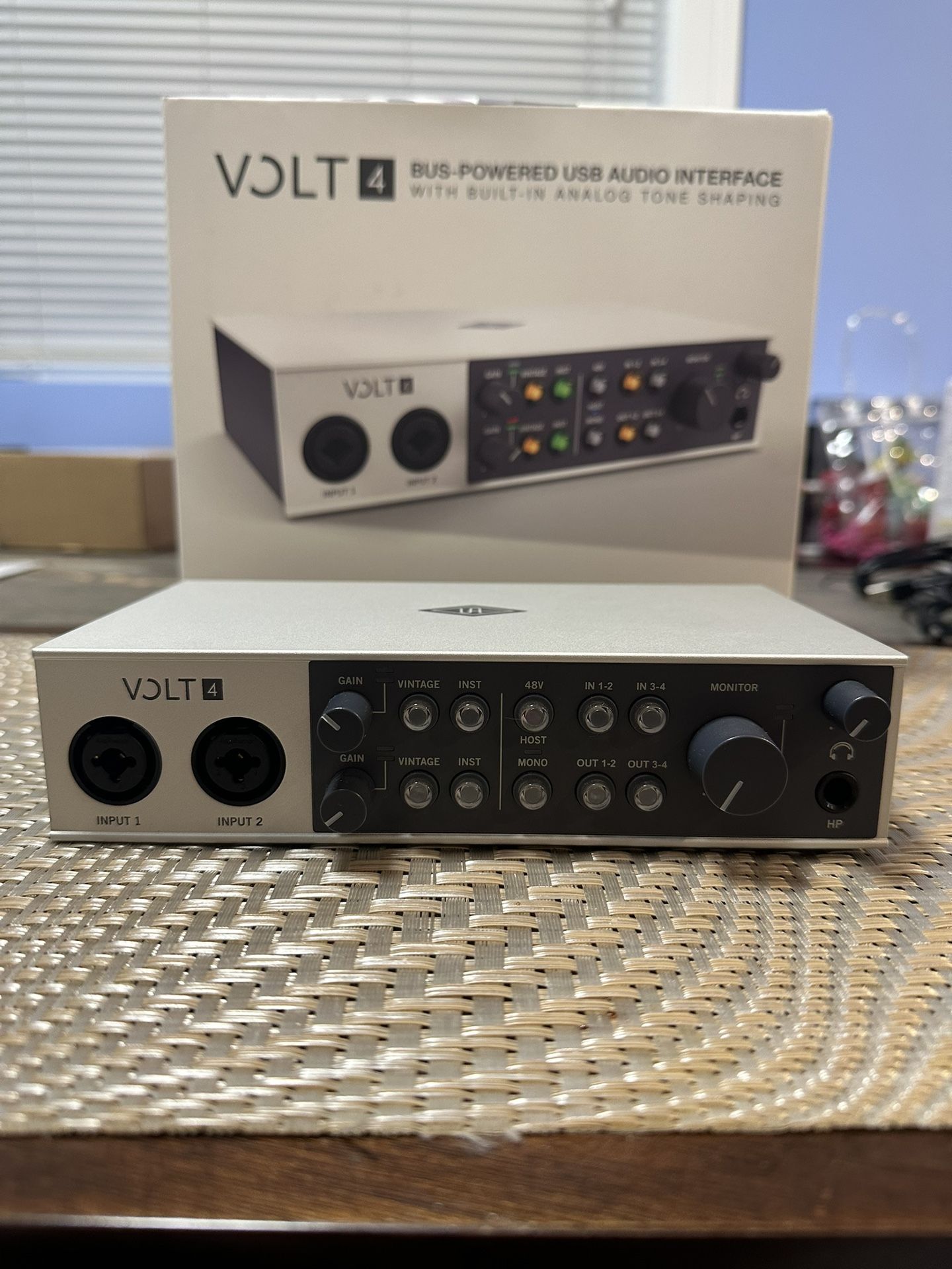 Universal Audio- Volt 4