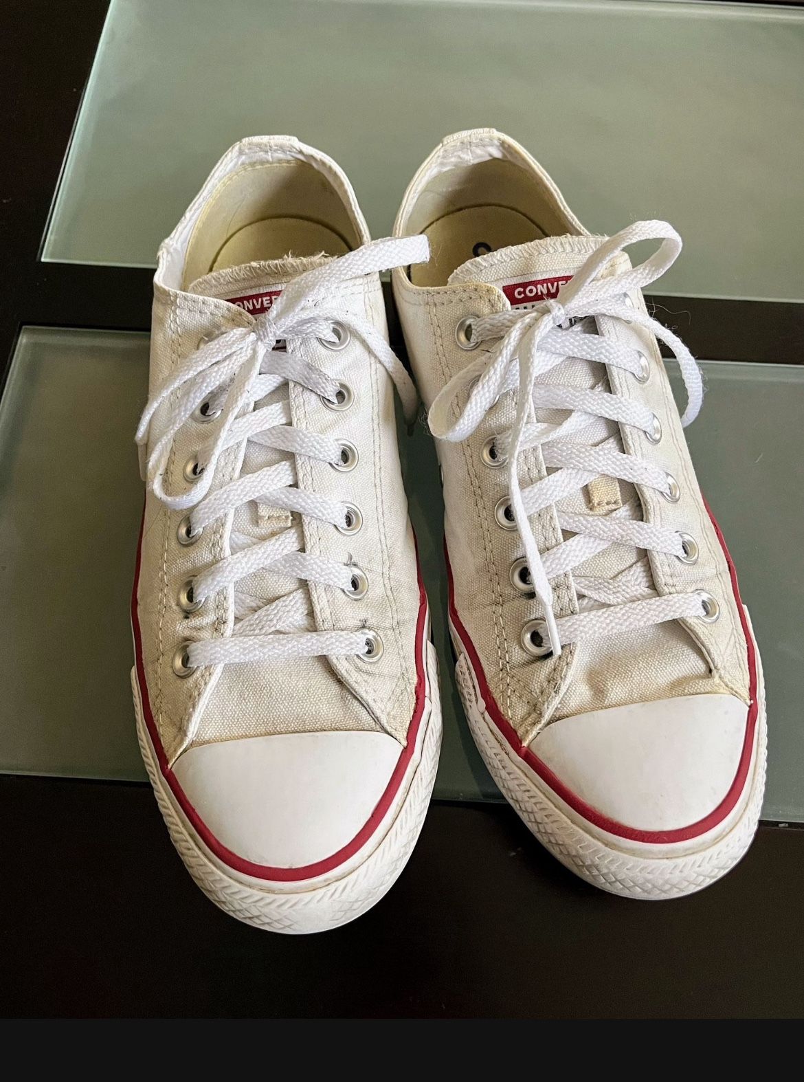 Converse White (Men 8/Women 10) (Pick upπ In Bellevue) *Check out my other Posts π