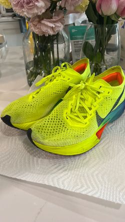 Nike ZoomX Flyknit women’s size 7.5