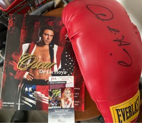 Oscar De La Hoya Autographed Everlast Boxing Glove – JSA Certified