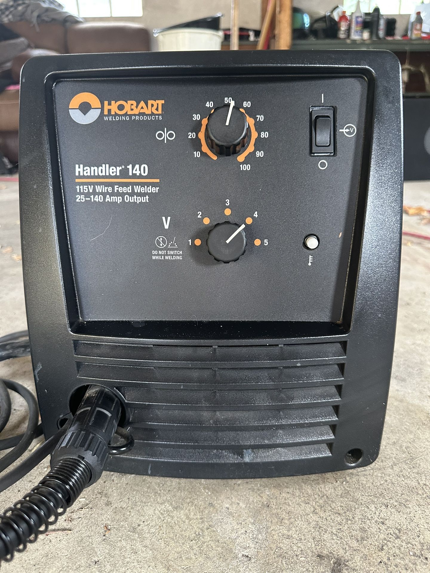 Hobart 115V/140A MIG Welder with C25 Gas