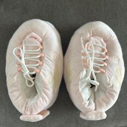PLUSH SLIPPERS