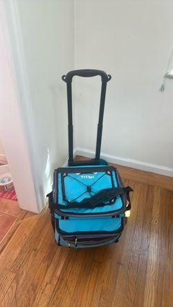 Titan pull along cooler, like new